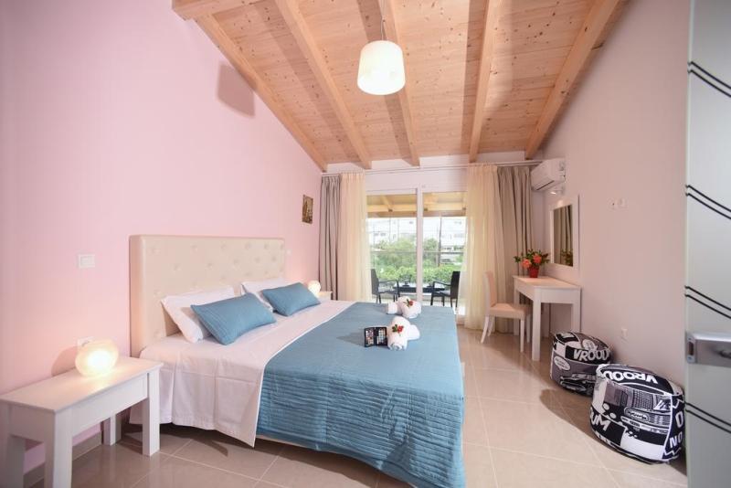Palapart Gikas Suites And Studios Gouviá Eksteriør bilde