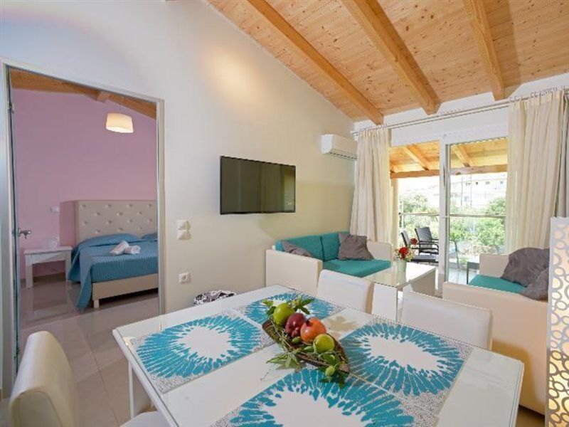 Palapart Gikas Suites And Studios Gouviá Eksteriør bilde